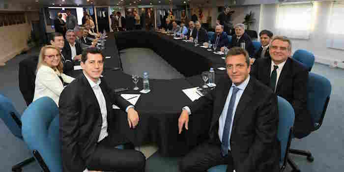 Massa y Rossi lograron la primera foto política de la campaña tras la reunión con gobernadores