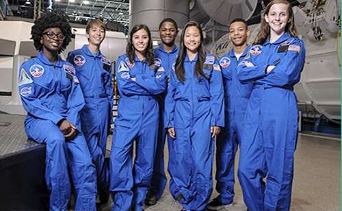 Dos estudiantes salteños, becados para viajar a la NASA 