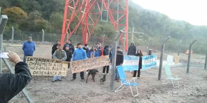 Suspenden las obras para montar antenas en La Silleta
