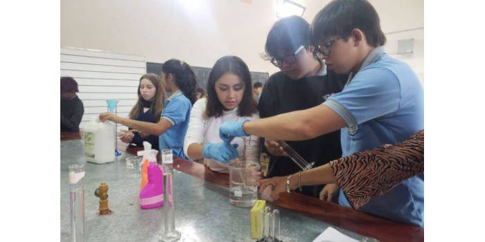 Alumnos de Güemes elaboraron un repelente para prevenir el DengueAlumnos de Güemes elaboraron un repelente para prevenir el Dengue