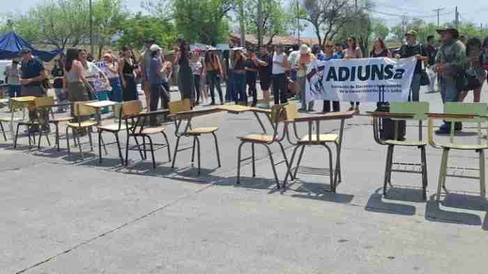 Docentes universitarios lanzaron un paro nacional de una semana desde el próximo lunes 