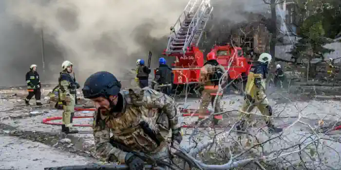 Ucrania planifica la evacuación de los 3 millones de habitantes de Kiev en caso de que los bombardeos rusos provoquen un apagón energético total