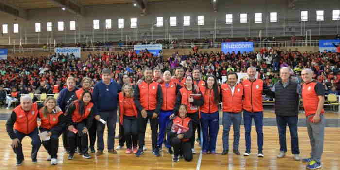 Sáenz despidió a la delegación salteña de más de 900 jóvenes que participarán en Mar del Plata de los torneos Evita